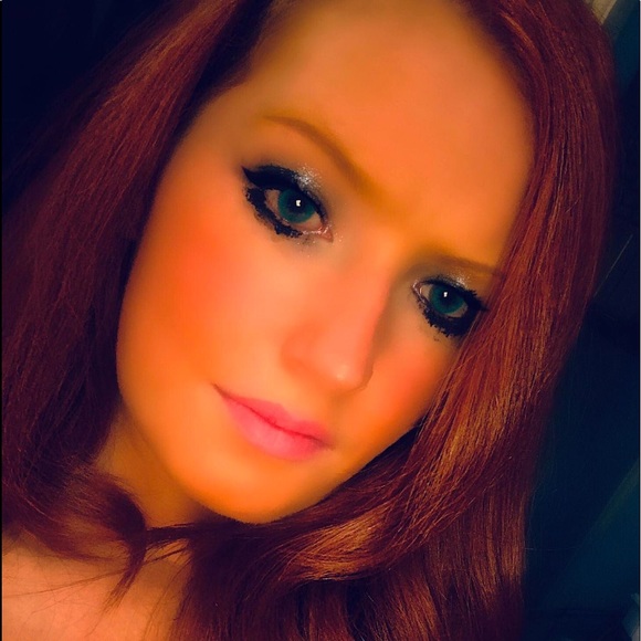 Meet your Posher, April - Picture 2 of 2